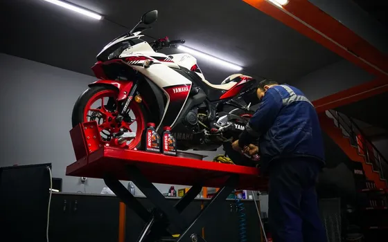 Réviser sa moto soi-même : les bons réflexes